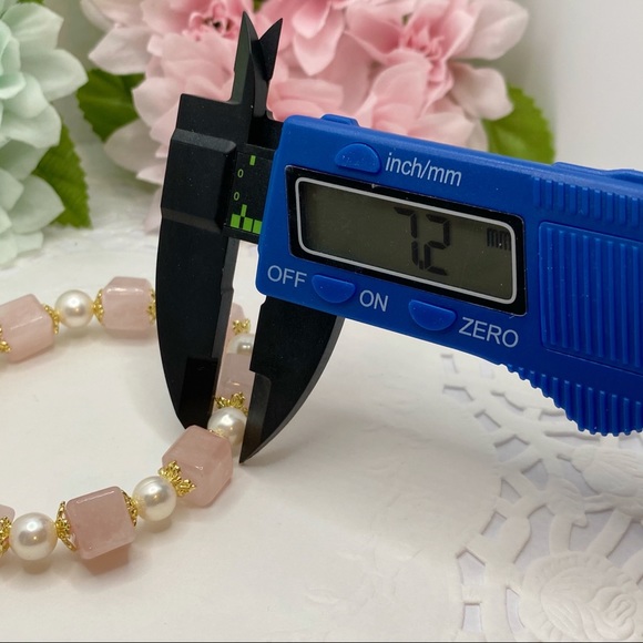 Nature Rose Quartz Pearl bracelet - Picture 10 of 11